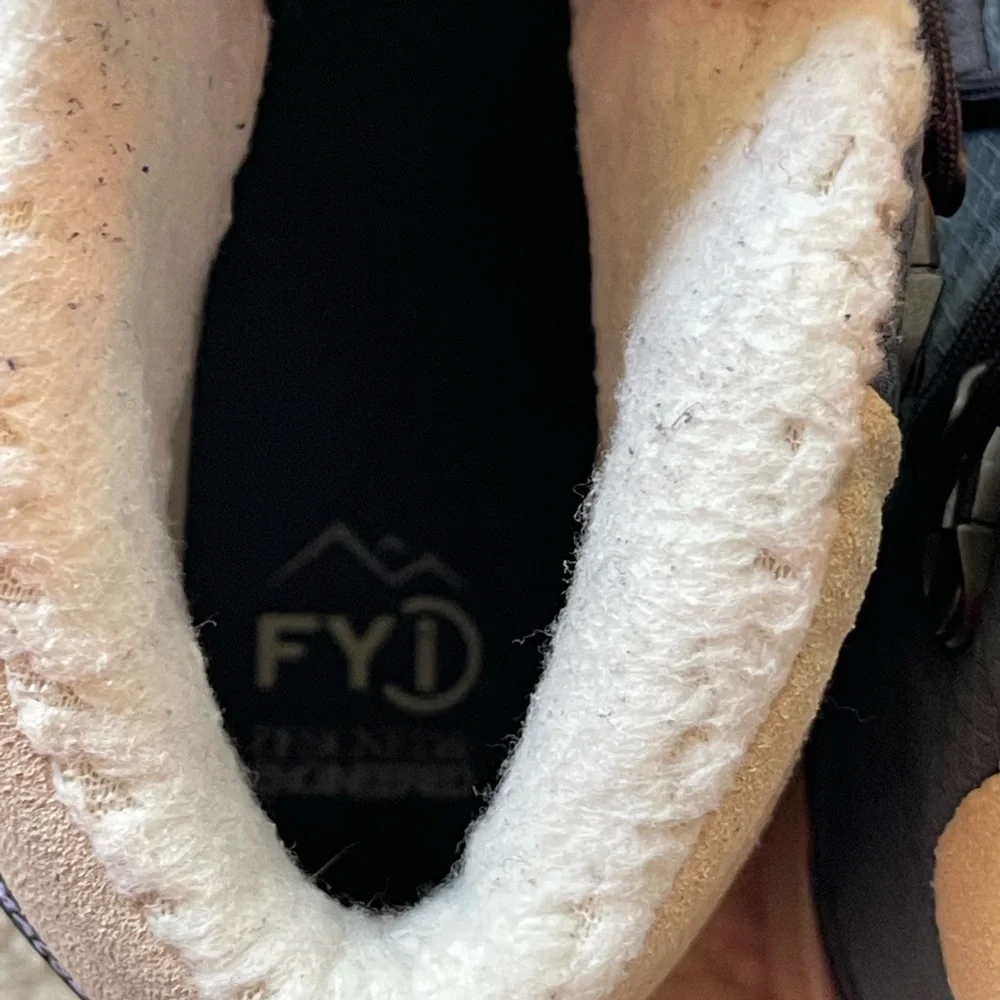 NEW BALANCE WINTER HIKING BOOT IN NAVY - Picture 15 of 16